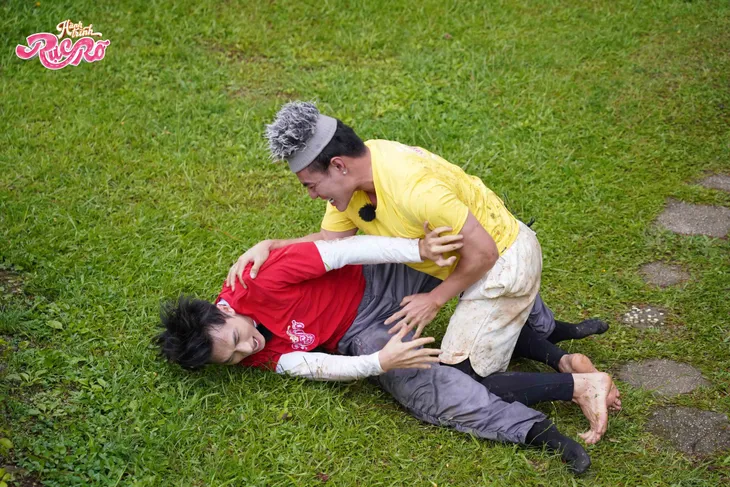 Hành trình văn hóa: Dương Lâm - Isaac đánh nhau trầy da tróc vẩy - Ảnh 5. Hành trình văn hóa: Dương Lâm - Isaac đánh nhau trầy da tróc vẩy - Ảnh 5.