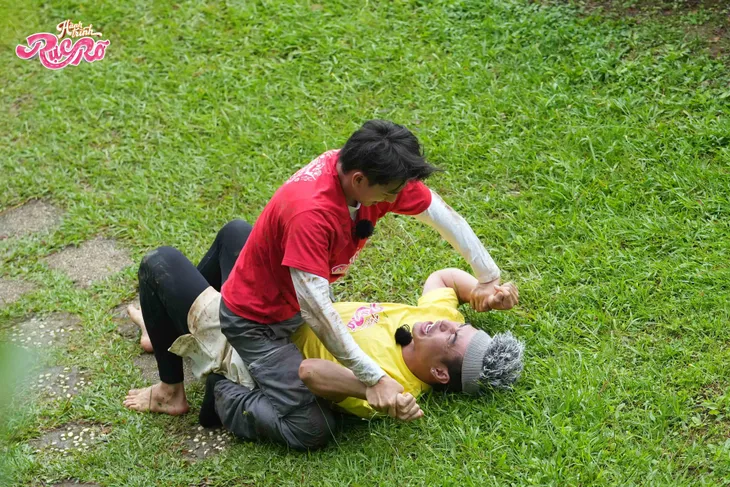 Hành trình văn hóa: Dương Lâm - Isaac đánh nhau trầy da tróc vẩy - Ảnh 6. Hành trình văn hóa: Dương Lâm - Isaac đánh nhau trầy da tróc vẩy - Ảnh 6.