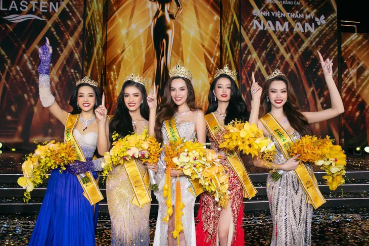 Nhìn lại hành trình chinh phục vương miện của Hoa hậu Hoà bình Việt Nam 2023 Lê Hoàng Phương - Ảnh 10. Nhìn lại hành trình chinh phục vương miện của Hoa hậu Hoà bình Việt Nam 2023 Lê Hoàng Phương - Ảnh 10.