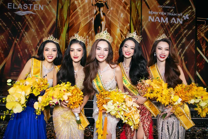 Lê Hoàng Phương đăng quang Hoa hậu Hòa bình Việt Nam 2023 - Ảnh 9. Lê Hoàng Phương đăng quang Hoa hậu Hòa bình Việt Nam 2023 - Ảnh 9.