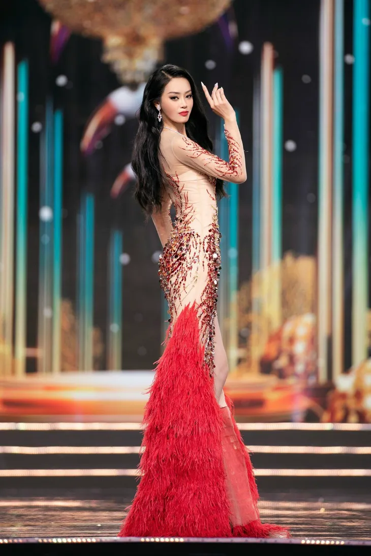Lê Hoàng Phương đăng quang Hoa hậu Hòa bình Việt Nam 2023 - Ảnh 11. Lê Hoàng Phương đăng quang Hoa hậu Hòa bình Việt Nam 2023 - Ảnh 11.