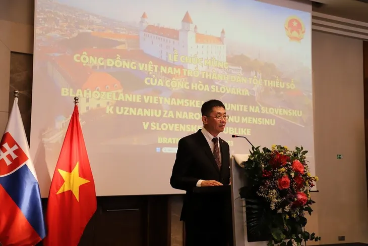 Lễ Chúc mừng cộng đồng người Việt tại Slovakia được công nhận dân tộc thiểu số tại Slovakia - Ảnh 1. Lễ Chúc mừng cộng đồng người Việt tại Slovakia được công nhận dân tộc thiểu số tại Slovakia - Ảnh 1.