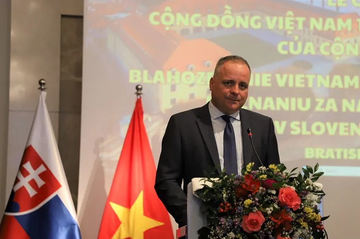 Lễ Chúc mừng cộng đồng người Việt tại Slovakia được công nhận dân tộc thiểu số tại Slovakia - Ảnh 3. Lễ Chúc mừng cộng đồng người Việt tại Slovakia được công nhận dân tộc thiểu số tại Slovakia - Ảnh 3.