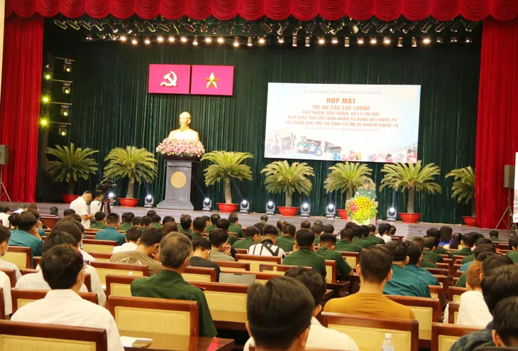Thành phố Hồ Chí Minh: Tri ân các lực lượng có nhiều đóng góp trong dịch COVID-19 - Ảnh 3. Thành phố Hồ Chí Minh: Tri ân các lực lượng có nhiều đóng góp trong dịch COVID-19 - Ảnh 3.