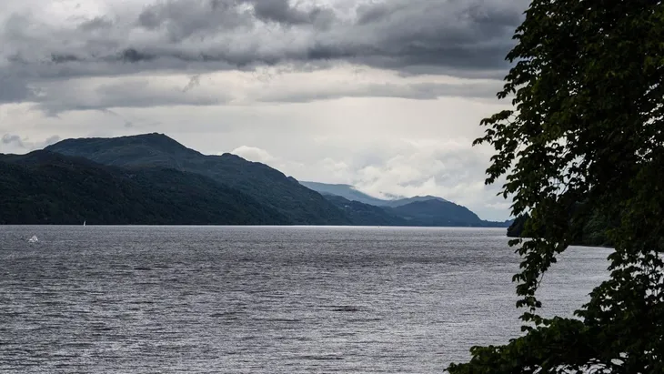 Người hâm mộ quái vật hồ Loch Ness chuẩn bị cho cuộc săn quái vật lớn nhất trong 50 năm - Ảnh 1.