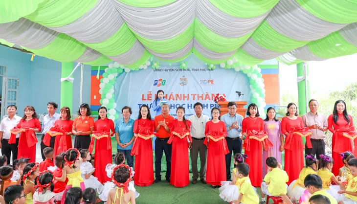 Điểm trường cho trẻ em miền núi Phú Yên chính thức khánh thành - Ảnh 1. Điểm trường cho trẻ em miền núi Phú Yên chính thức khánh thành - Ảnh 1.