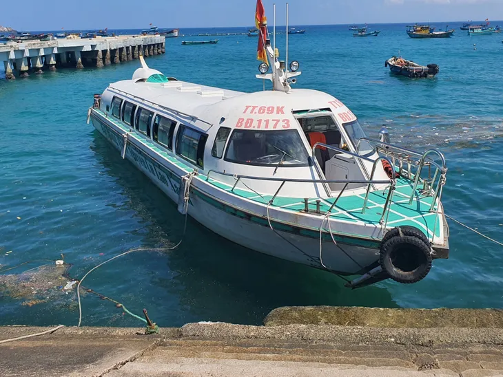 Bình Định: Cải thiện phương tiện tàu thuyền cho người dân đảo Nhơn Châu - Ảnh 1. Bình Định: Cải thiện phương tiện tàu thuyền cho người dân đảo Nhơn Châu - Ảnh 1.