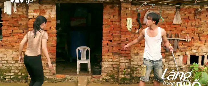 Làng trong phố - Tập 21: Mến quắc mắt khiến vợ tắt điện - Ảnh 4. Làng trong phố - Tập 21: Mến quắc mắt khiến vợ tắt điện - Ảnh 4.
