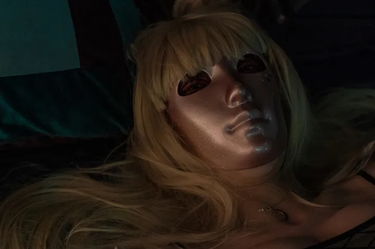 Sao Reply 1988 và quá trình trở thành kẻ biến thái trong Mask Girl - Ảnh 4. Sao Reply 1988 và quá trình trở thành kẻ biến thái trong Mask Girl - Ảnh 4.
