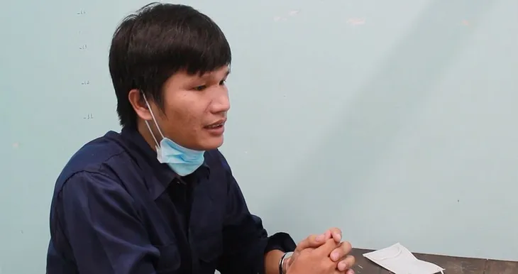 TP Hồ Chí Minh: Tạm giữ 2 đối tượng cướp giật tài sản mang bình xịt hơi cay - Ảnh 2. TP Hồ Chí Minh: Tạm giữ 2 đối tượng cướp giật tài sản mang bình xịt hơi cay - Ảnh 2.