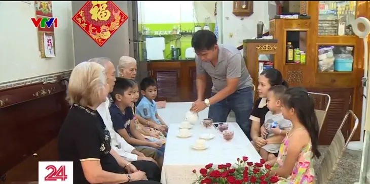 Quan tâm hàng ngày để cha mẹ sống vui khỏe - Ảnh 1.