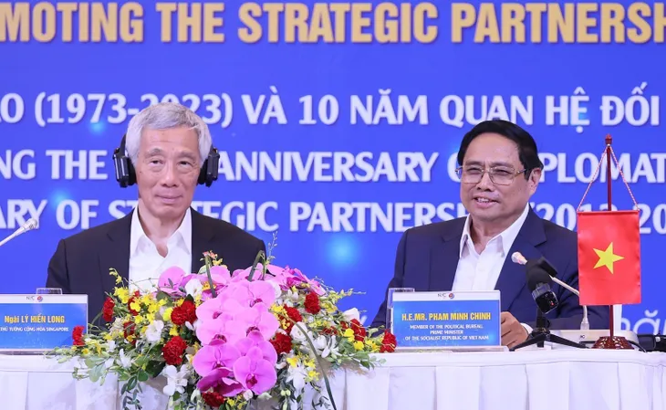 Thủ tướng Singapore kết thúc tốt đẹp chuyến thăm chính thức Việt Nam - Ảnh 10. Thủ tướng Singapore kết thúc tốt đẹp chuyến thăm chính thức Việt Nam - Ảnh 10.