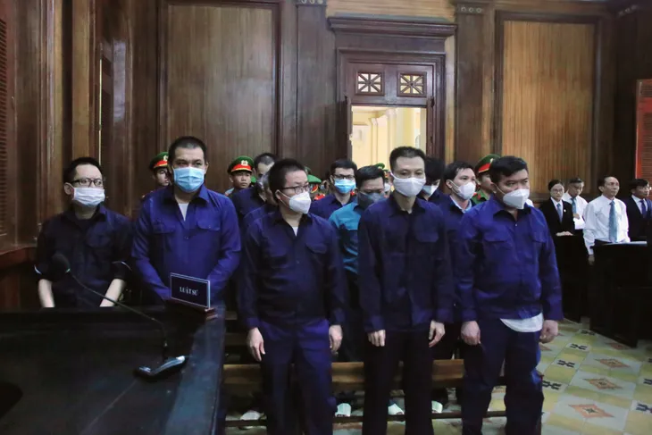 Tuyên án 13 cựu Công an Công an phường Phú Thọ Hòa, Thành phố Hồ Chí Minh - Ảnh 1. Tuyên án 13 cựu Công an Công an phường Phú Thọ Hòa, Thành phố Hồ Chí Minh - Ảnh 1.