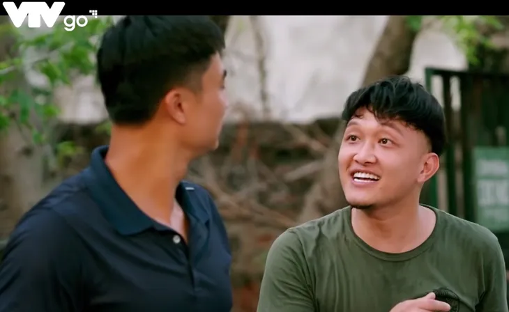 Làng trong phố - Tập 4: Vừa lên thành phố, Hiếu ngỡ ngàng thấy cảnh đánh ghen - Ảnh 3. Làng trong phố - Tập 4: Vừa lên thành phố, Hiếu ngỡ ngàng thấy cảnh đánh ghen - Ảnh 3.