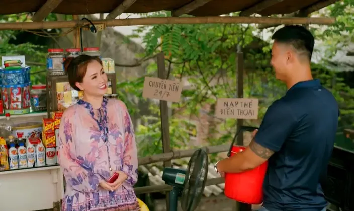 Làng trong phố - Tập 4: Đến xóm trọ, Hiếu lọt vào mắt xanh của chị hàng nước - Ảnh 13. Làng trong phố - Tập 4: Đến xóm trọ, Hiếu lọt vào mắt xanh của chị hàng nước - Ảnh 13.