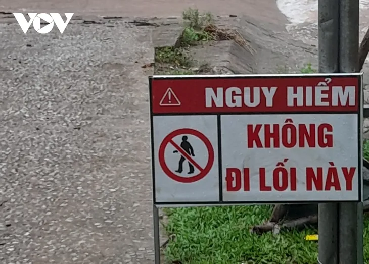 Nước lũ dâng gây ngập, chia cắt cục bộ thôn, bản khu vực biên giới tỉnh Quảng Bình - Ảnh 1. Nước lũ dâng gây ngập, chia cắt cục bộ thôn, bản khu vực biên giới tỉnh Quảng Bình - Ảnh 1.