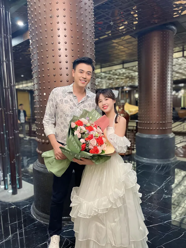 Tuấn Tú mong khán giả rộng lượng với Nghĩa Món quà của cha - Ảnh 11.