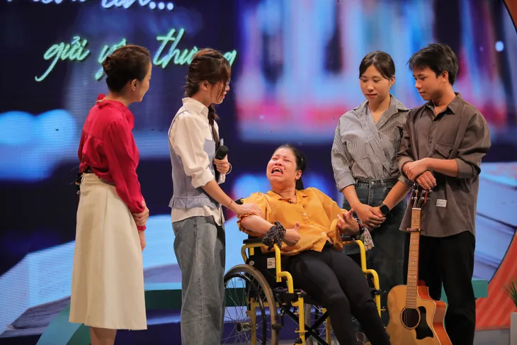 Trạm yêu thương: Thư viện miễn phí của cô thủ thư bại não - Ảnh 4.