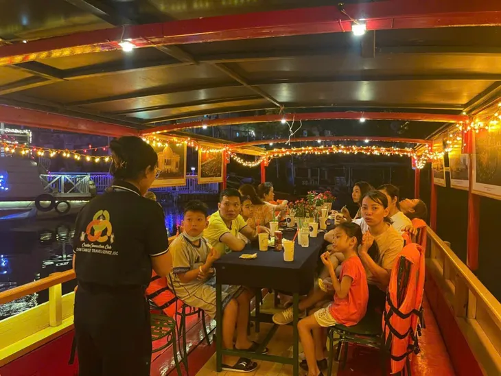 Ở TP Hồ Chí Minh chơi gì, xem gì dịp lễ 2/9? - Ảnh 4. Ở TP Hồ Chí Minh chơi gì, xem gì dịp lễ 2/9? - Ảnh 4.