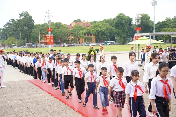 Thành đoàn Hà Nội tổ chức tuyên dương những Người con hiếu thảo - Ảnh 1. Thành đoàn Hà Nội tổ chức tuyên dương những Người con hiếu thảo - Ảnh 1.
