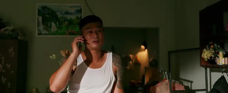 Làng trong phố - Tập 22: Vợ ngất ở công ty, Hiếu bận chạy đến bên Nhung lúc say - Ảnh 11. Làng trong phố - Tập 22: Vợ ngất ở công ty, Hiếu bận chạy đến bên Nhung lúc say - Ảnh 11.