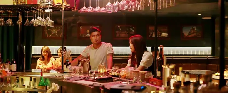 Làng trong phố - Tập 22: Vợ ngất ở công ty, Hiếu bận chạy đến bên Nhung lúc say - Ảnh 12. Làng trong phố - Tập 22: Vợ ngất ở công ty, Hiếu bận chạy đến bên Nhung lúc say - Ảnh 12.