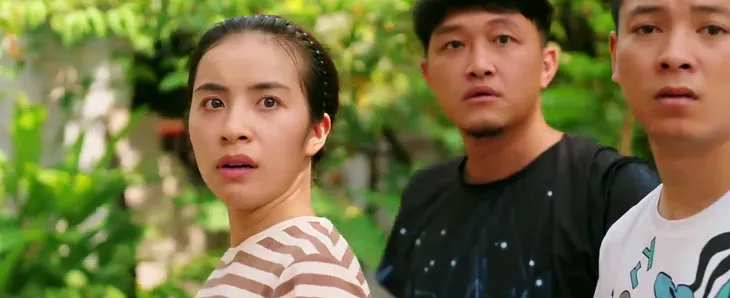 Làng trong phố - Tập 22: Vợ ngất ở công ty, Hiếu bận chạy đến bên Nhung lúc say - Ảnh 15. Làng trong phố - Tập 22: Vợ ngất ở công ty, Hiếu bận chạy đến bên Nhung lúc say - Ảnh 15.