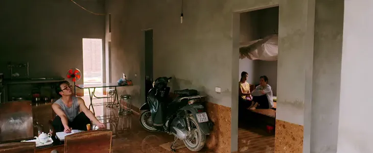 Làng trong phố - Tập 22: Vợ ngất ở công ty, Hiếu bận chạy đến bên Nhung lúc say - Ảnh 21. Làng trong phố - Tập 22: Vợ ngất ở công ty, Hiếu bận chạy đến bên Nhung lúc say - Ảnh 21.