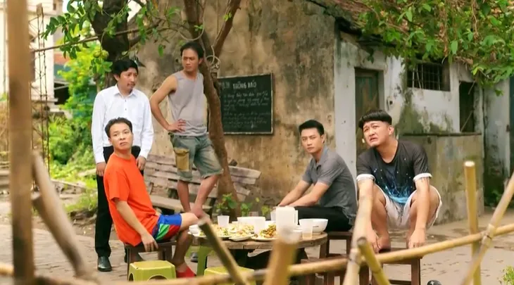 Làng trong phố - Tập 24: Thấy Nhung, Mến hiểu vì sao Hoài ghen lồng lộn - Ảnh 15. Làng trong phố - Tập 24: Thấy Nhung, Mến hiểu vì sao Hoài ghen lồng lộn - Ảnh 15.