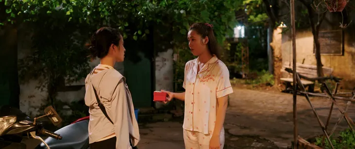 Làng trong phố - Tập 23: Hoài tức nghẹn vì thái độ khiêu khích của Nhung - Ảnh 25. Làng trong phố - Tập 23: Hoài tức nghẹn vì thái độ khiêu khích của Nhung - Ảnh 25.
