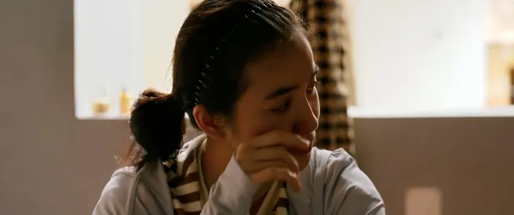 Làng trong phố - Tập 23: Hoài tức nghẹn vì thái độ khiêu khích của Nhung - Ảnh 8. Làng trong phố - Tập 23: Hoài tức nghẹn vì thái độ khiêu khích của Nhung - Ảnh 8.