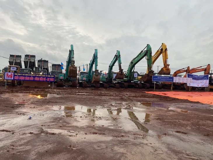 Khởi công 3 gói thầu sân bay Long Thành, Tân Sơn Nhất: Hướng tới cụm cảng hàng không hùng mạnh - Ảnh 4. Khởi công 3 gói thầu sân bay Long Thành, Tân Sơn Nhất: Hướng tới cụm cảng hàng không hùng mạnh - Ảnh 4.