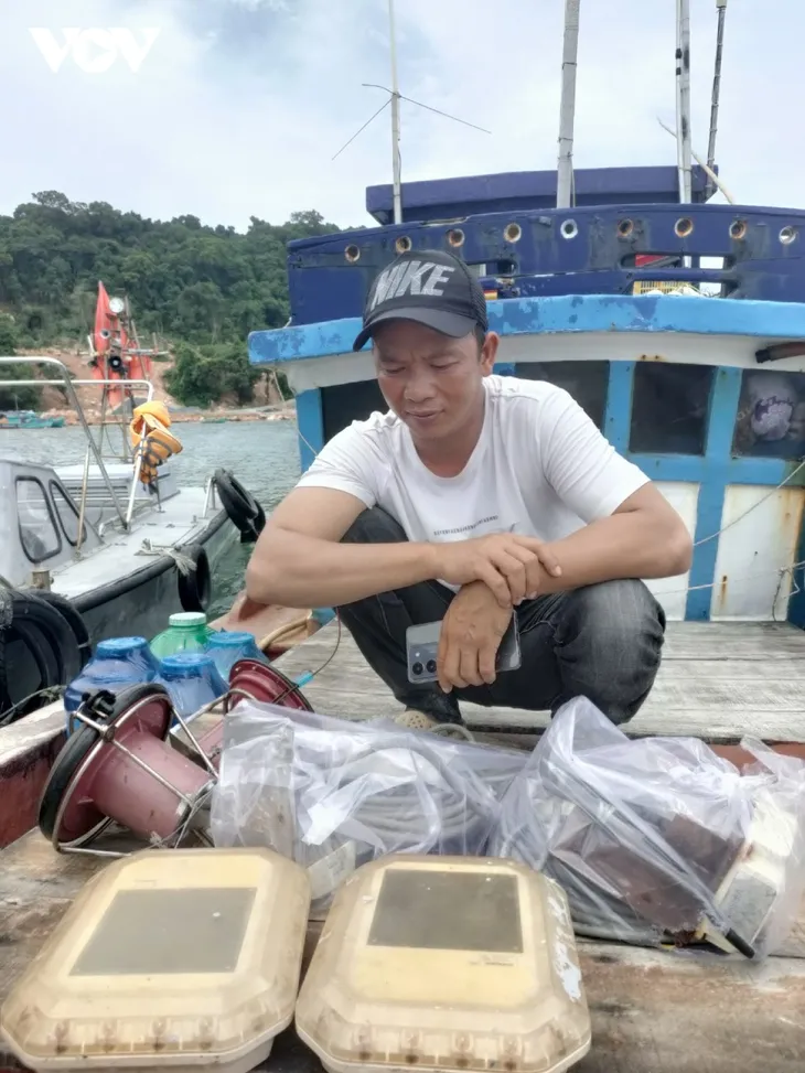Kiên Giang: Phát hiện tàu vận chuyển thiết bị giám sát hành trình tàu cá trái phép - Ảnh 1. Kiên Giang: Phát hiện tàu vận chuyển thiết bị giám sát hành trình tàu cá trái phép - Ảnh 1.
