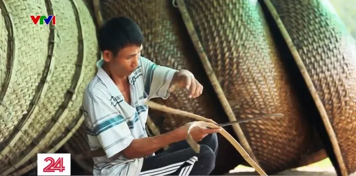 Thuyền thúng mang văn hóa Việt ra khơi - Ảnh 1. Thuyền thúng mang văn hóa Việt ra khơi - Ảnh 1.
