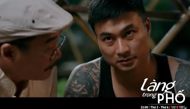 Làng trong phố - Tập 5: Xóm trọ liên hoan mừng Hiếu đoàn tụ với vợ - Ảnh 3. Làng trong phố - Tập 5: Xóm trọ liên hoan mừng Hiếu đoàn tụ với vợ - Ảnh 3.