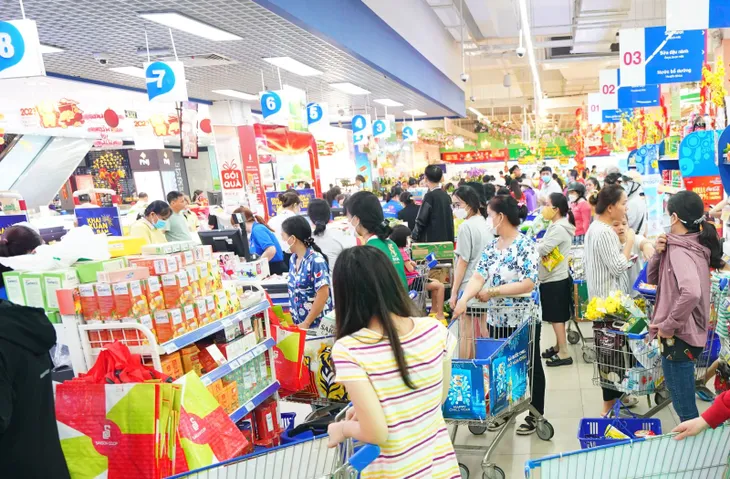 Bộ Tài chính đưa ra hai kịch bản để kiểm soát lạm phát - Ảnh 1. Bộ Tài chính đưa ra hai kịch bản để kiểm soát lạm phát - Ảnh 1.