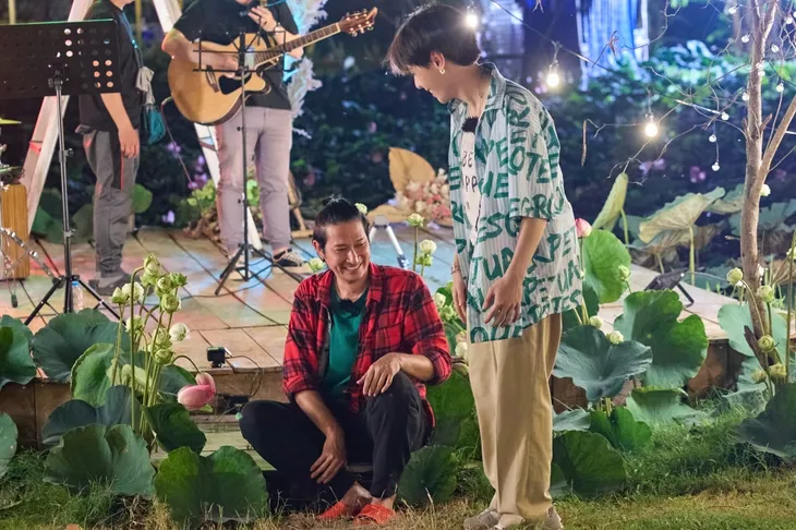 Đệ nhất mưu sinh: Huy Khánh - Duy Khánh - Quang Hùng mở liveshow ở khu cắm trại - Ảnh 3. Đệ nhất mưu sinh: Huy Khánh - Duy Khánh - Quang Hùng mở liveshow ở khu cắm trại - Ảnh 3.