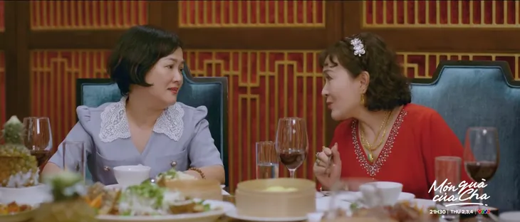 Món quà của cha - Tập 10: Ông Nhân tự hào khoe nghề độc với khách VIP của bà thông gia - Ảnh 2. Món quà của cha - Tập 10: Ông Nhân tự hào khoe nghề độc với khách VIP của bà thông gia - Ảnh 2.
