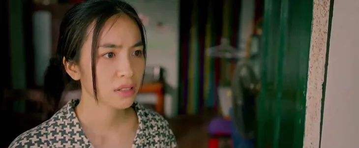 Làng trong phố - Tập 6: Hoài bị Thoan hiểu lầm, tuyên bố không bạn bè gì hết - Ảnh 22. Làng trong phố - Tập 6: Hoài bị Thoan hiểu lầm, tuyên bố không bạn bè gì hết - Ảnh 22.