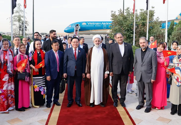 Chủ tịch Quốc hội Vương Đình Huệ đến thủ đô Tehran, bắt đầu thăm chính thức Cộng hòa Hồi giáo Iran - Ảnh 6. Chủ tịch Quốc hội Vương Đình Huệ đến thủ đô Tehran, bắt đầu thăm chính thức Cộng hòa Hồi giáo Iran - Ảnh 6.
