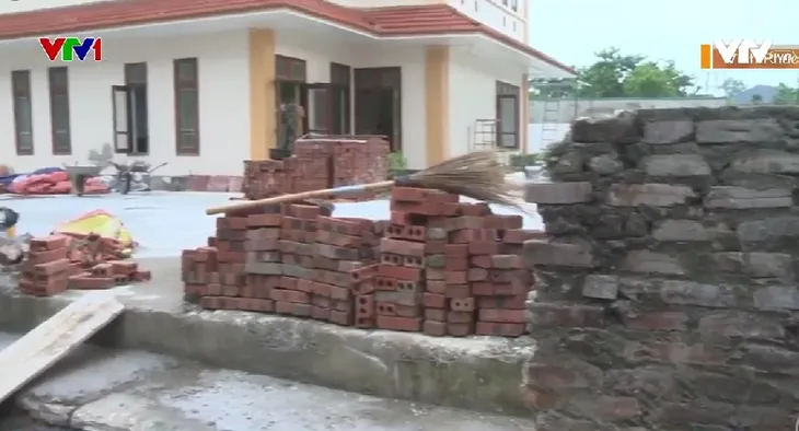 Vướng mắc trong xử lý xây dựng trái phép hành lang an toàn giao thông - Ảnh 2. Vướng mắc trong xử lý xây dựng trái phép hành lang an toàn giao thông - Ảnh 2.