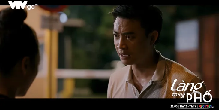 Làng trong phố - Tập 8: Hùng bắt quả tang em gái làm tiểu tam - Ảnh 4. Làng trong phố - Tập 8: Hùng bắt quả tang em gái làm tiểu tam - Ảnh 4.