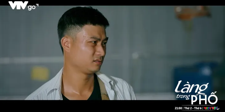 Làng trong phố - Tập 8: Vừa đi làm shipper, Hiếu đã bị mắng vì tội không trung thực - Ảnh 4. Làng trong phố - Tập 8: Vừa đi làm shipper, Hiếu đã bị mắng vì tội không trung thực - Ảnh 4.