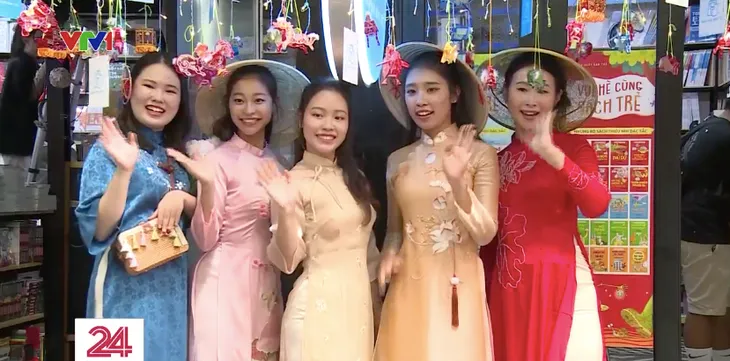 Nhiều người dân lựa chọn các khu vui chơi ở trung tâm TP Hồ Chí Minh - Ảnh 3. Nhiều người dân lựa chọn các khu vui chơi ở trung tâm TP Hồ Chí Minh - Ảnh 3.