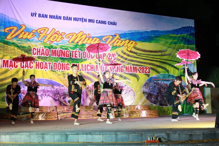 Nhiều hoạt động đặc sắc mừng Tết Độc lập tại vùng cao Mù Cang Chải - Ảnh 1. Nhiều hoạt động đặc sắc mừng Tết Độc lập tại vùng cao Mù Cang Chải - Ảnh 1.