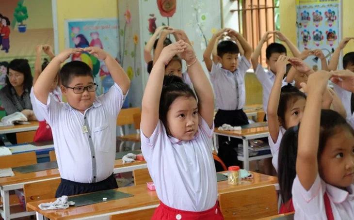 Gánh nặng những khoản thu đầu năm học mới - Ảnh 1. Gánh nặng những khoản thu đầu năm học mới - Ảnh 1.