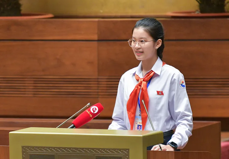 Phiên họp giả định “Quốc hội trẻ em”: Khi trẻ em được đóng vai đại biểu Quốc hội - Ảnh 4. Phiên họp giả định “Quốc hội trẻ em”: Khi trẻ em được đóng vai đại biểu Quốc hội - Ảnh 4.