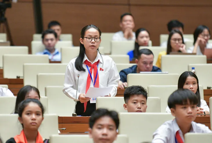 Phiên họp giả định “Quốc hội trẻ em”: Khi trẻ em được đóng vai đại biểu Quốc hội - Ảnh 6. Phiên họp giả định “Quốc hội trẻ em”: Khi trẻ em được đóng vai đại biểu Quốc hội - Ảnh 6.