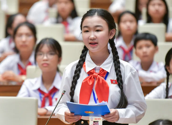 Phiên họp giả định “Quốc hội trẻ em”: Khi trẻ em được đóng vai đại biểu Quốc hội - Ảnh 5. Phiên họp giả định “Quốc hội trẻ em”: Khi trẻ em được đóng vai đại biểu Quốc hội - Ảnh 5.