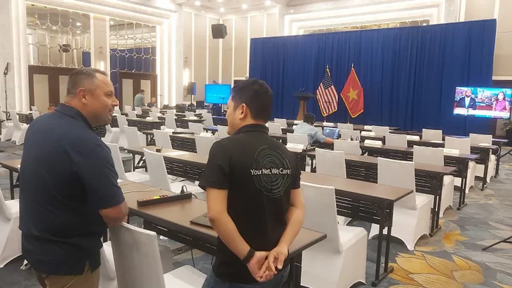 Mối lương duyên xuyên biên giới từ những lần phục vụ chính khách công du - Ảnh 4. Mối lương duyên xuyên biên giới từ những lần phục vụ chính khách công du - Ảnh 4.